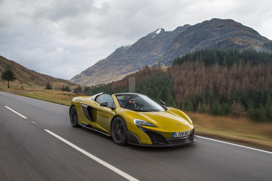  McLaren 675LT Spider 2016 года  (фото 9 из 28)